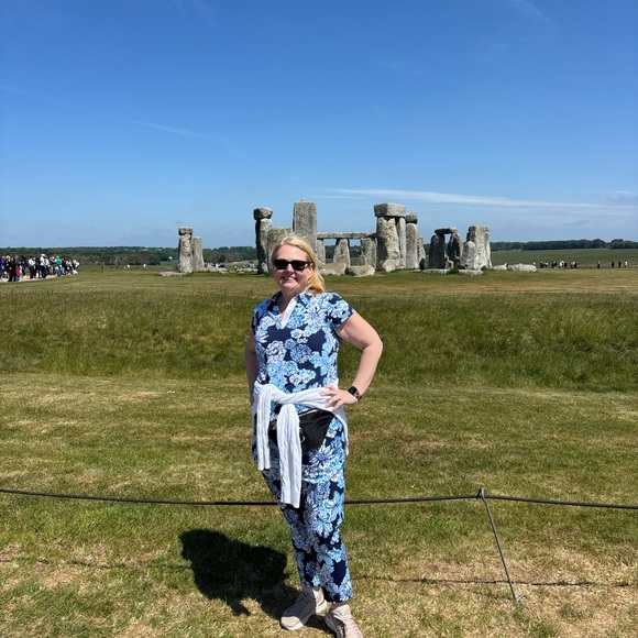 Meet your Posher, Laura - Picture 3 of 4